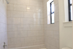 Inspiration-Interior_0006_Bathroom-2-Tub-Shower