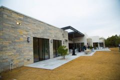 EH-140-Mountain-Open-House-Minimalistic-Contemporary-Home-San-Antonio-830x553-2