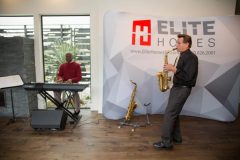 EH-171-Mountain-Open-House-Minimalistic-Contemporary-Home-San-Antonio-830x553-2