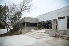 EH-210-Mountain-Open-House-Minimalistic-Contemporary-Home-San-Antonio-830x553-2