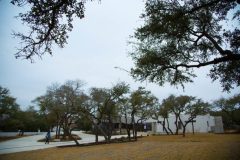 EH-218-Mountain-Open-House-Minimalistic-Contemporary-Home-San-Antonio-830x553-2