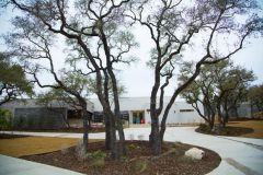 EH-222-Mountain-Open-House-Minimalistic-Contemporary-Home-San-Antonio-830x553-2