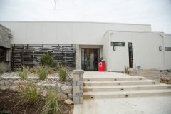 EH-25-Mountain-Open-House-Minimalistic-Contemporary-Home-San-Antonio-830x553-2