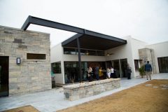 EH-52-Mountain-Open-House-Minimalistic-Contemporary-Home-San-Antonio-830x553-2